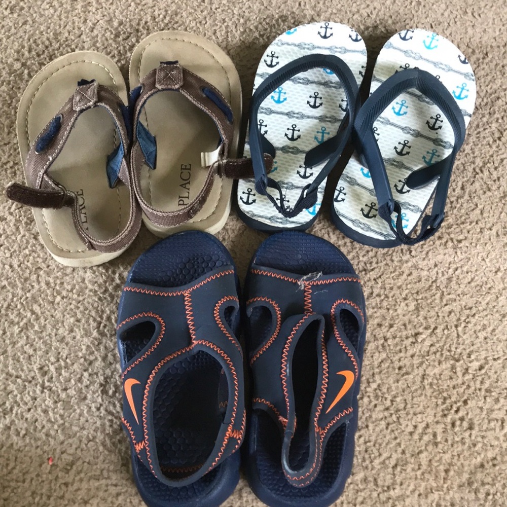 Toddler flip flops/sandals